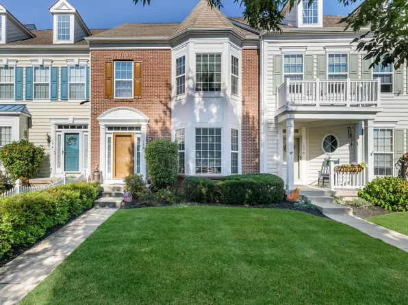 176 Pipers Inn Dr, Fountainville, PA 18923