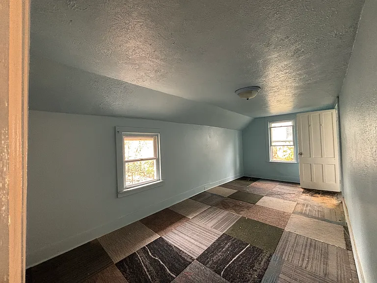 1 Easterly Pl — Photo 13