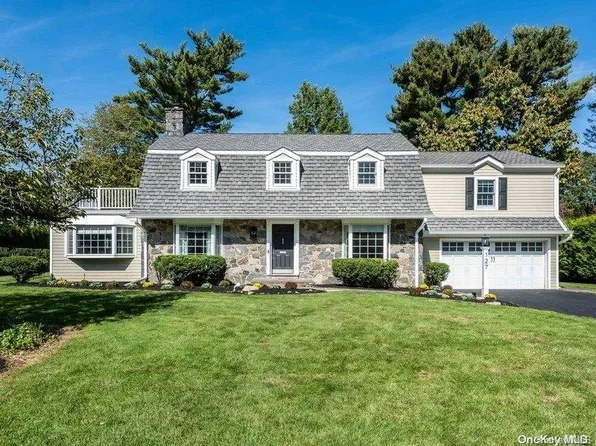 127 Dogwood Lane, Manhasset, NY 11030