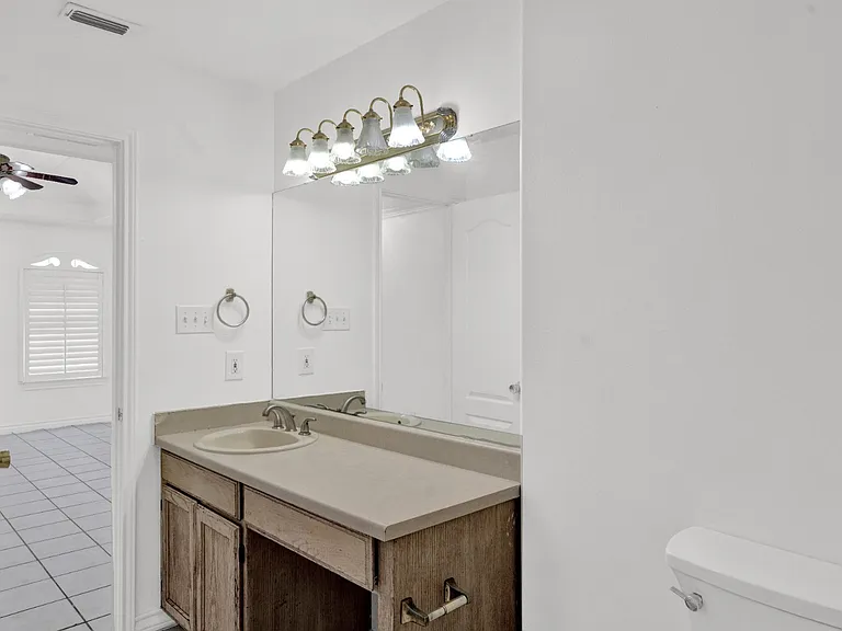 108 Lagos Ave — Photo 18