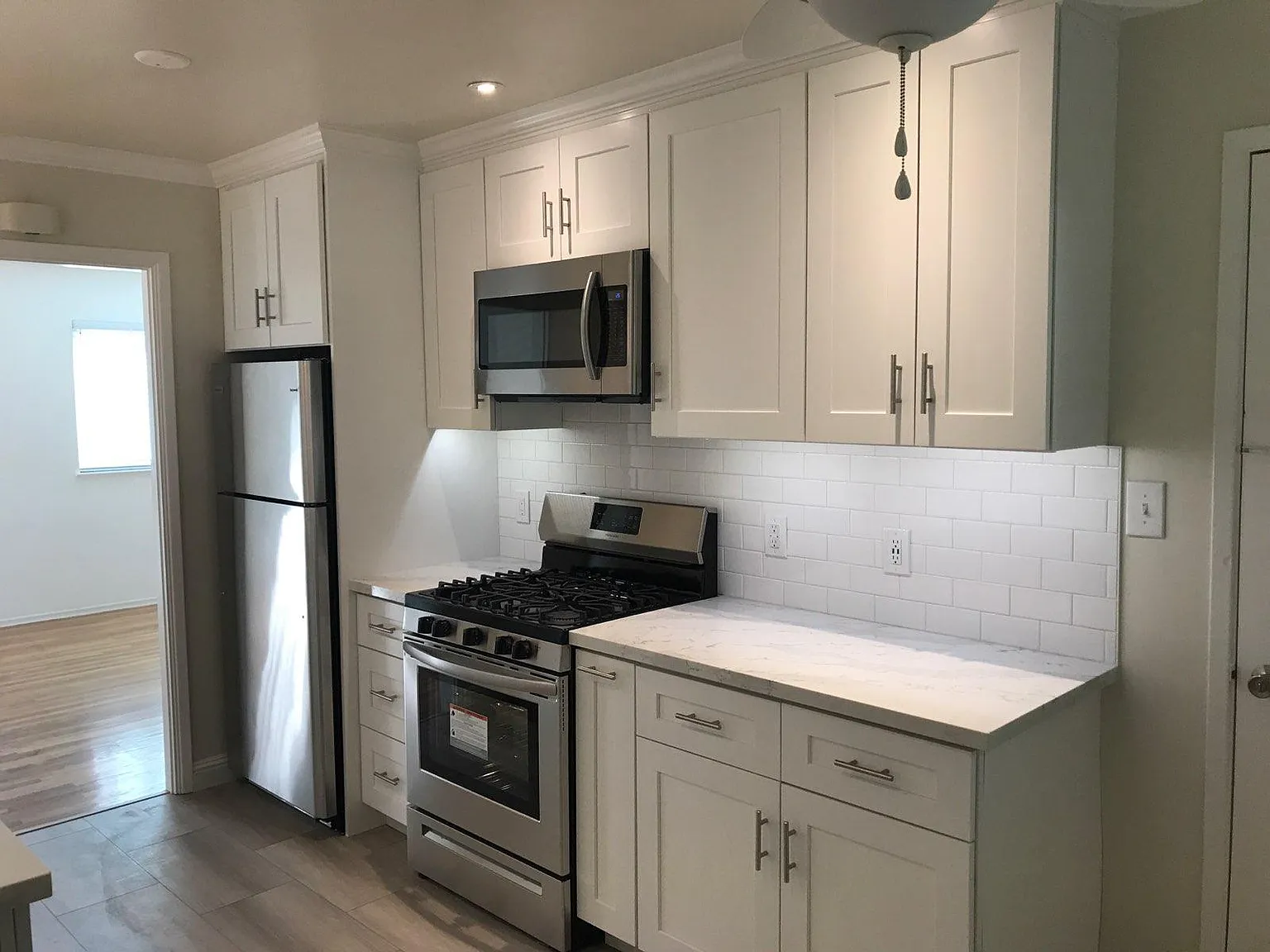 1 bed, 850 sqft, $3,400 — Photo 3