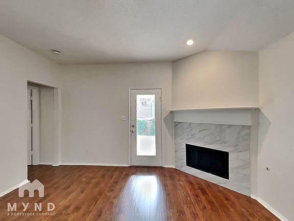 3rd image of 814 Palomino Dr