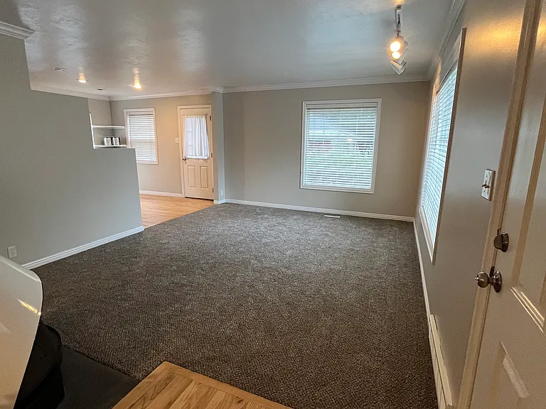 2757 E Kenton Dr — Photo 3