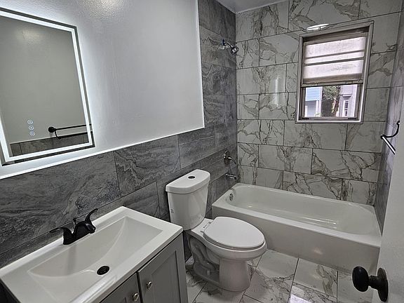2nd image of 54 W Stratford Pl #F6