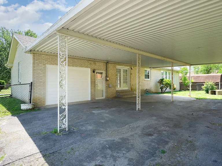 3817 Augusta Dr — Photo 14