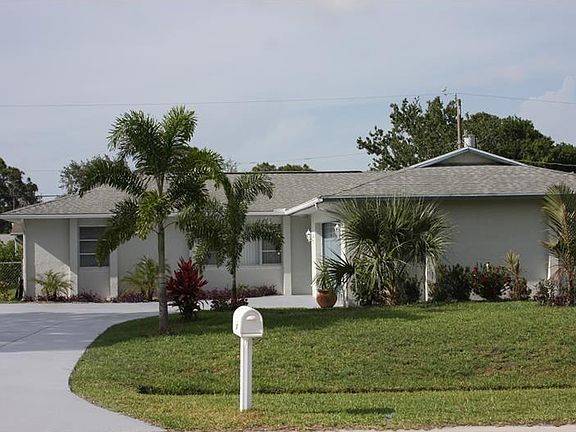 2nd image of 1031 SE Spinnaker Ave
