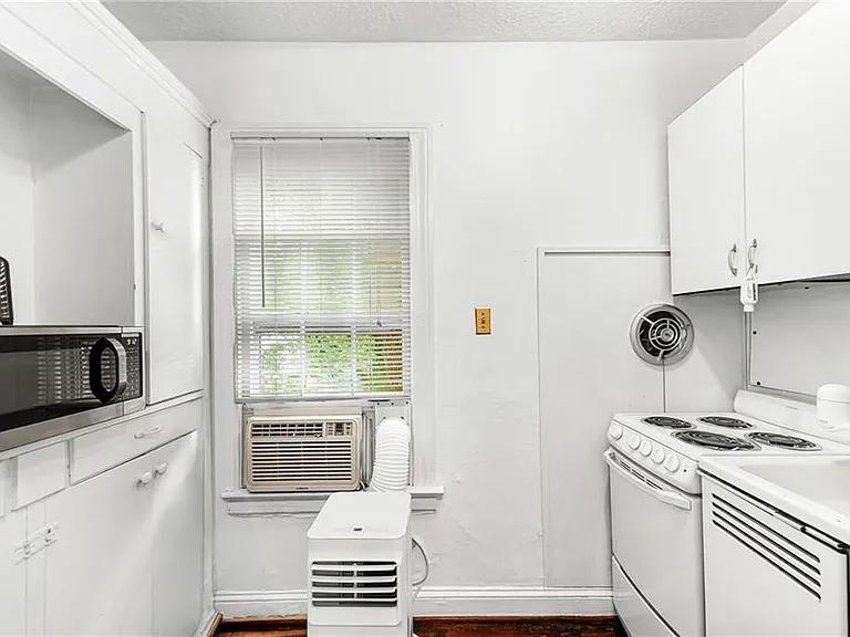 3635 Cantrell Rd NE #4 — Photo 6
