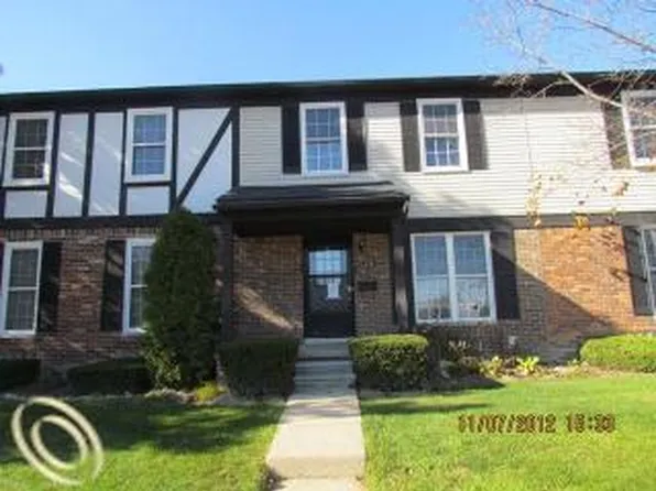36543 Park Place Dr, Sterling Heights, MI 48310