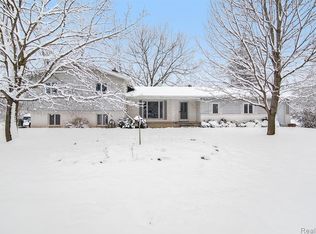 9070 McWain Rd, Grand Blanc, MI 48439