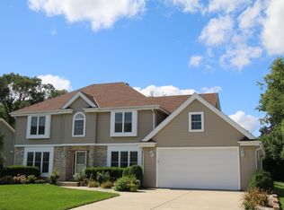 6111 S 40th St, Greenfield, WI 53221