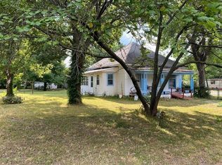 406 S Locust St, Nowata, OK 74048