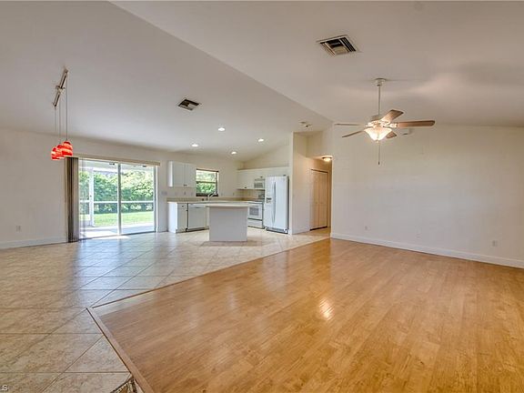 4th image of 1120 SW 44th Ter