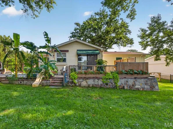 4482 Dantonaire Pl, Saint Louis, MO 63128