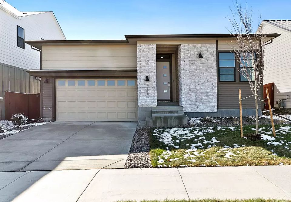 1858 Vista Valley Drive