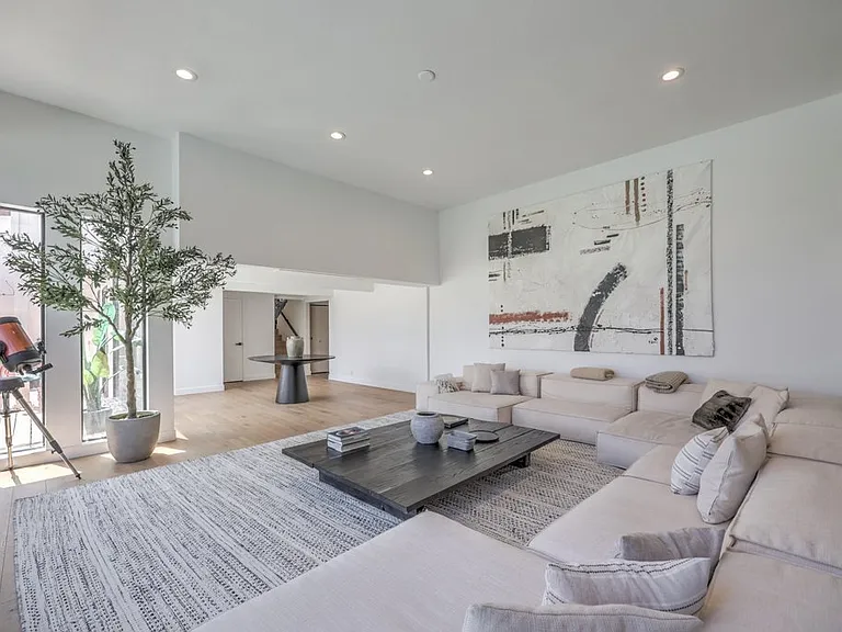 3474 Spencer St — Photo 12