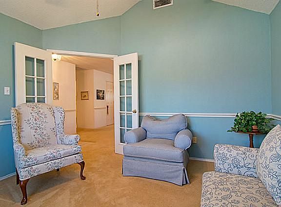5th image of 4519 Rosemont Ave