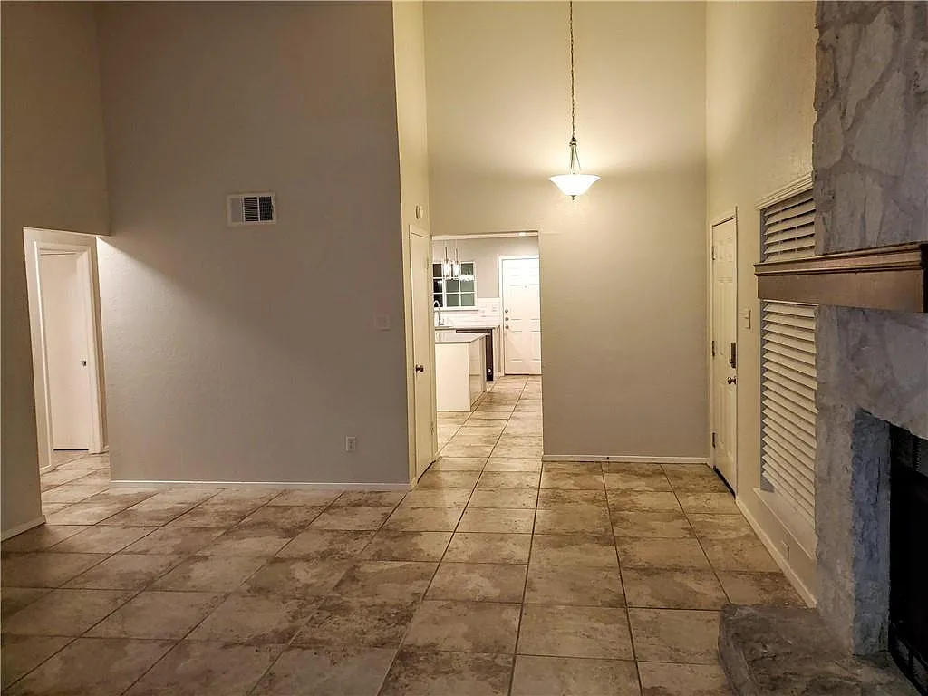 Building Photo - 1410 Bellmar Dr