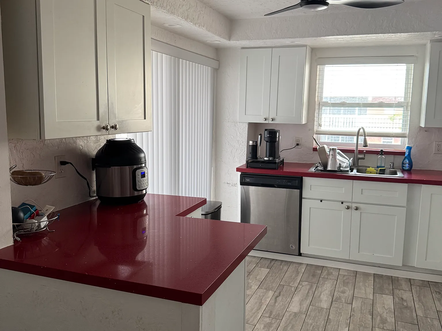 2 bed, 1150 sqft, $2,300 — Photo 4