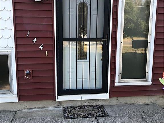 4th image of 144 Ledyard Ave
