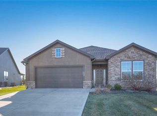 1009 SW Almsby Dr, Lees Summit, MO 64083