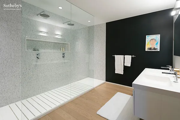 Sold by Sotheby's International Realty | media 11