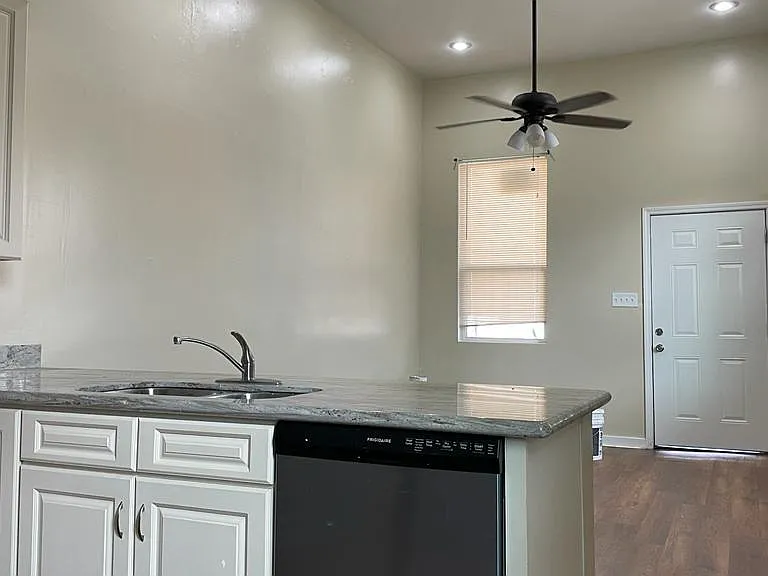 2026 Toledano St #2026 — Photo 10