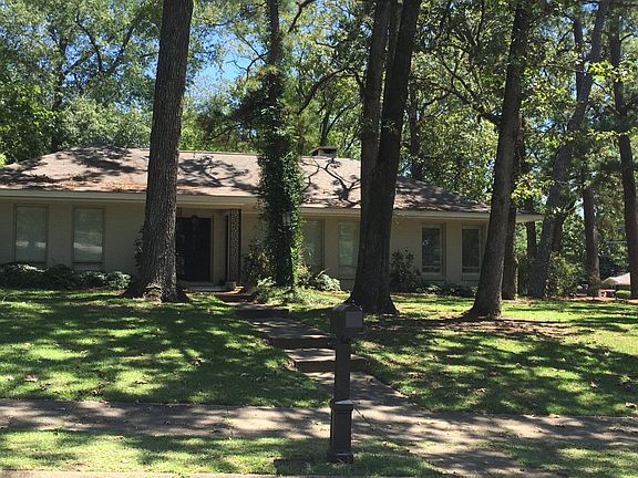 2nd image of 1831 Hillwood Dr