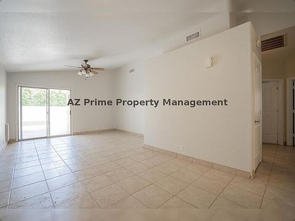 4th image of 704 E Glenhaven Dr