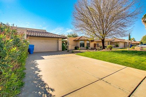2nd image of 3233 E Desert Cove Ave