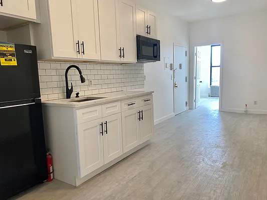 Rented by Douglas Elliman | media 8