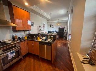 34 S Ashland Ave #204, Chicago, IL 60607