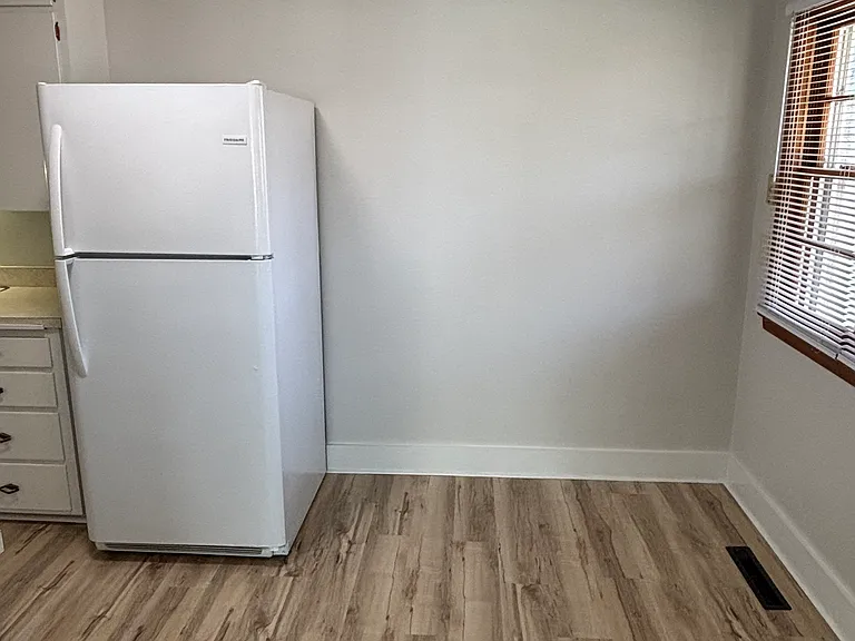 318 E 12th Ave — Photo 11