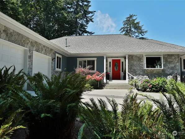 7557 Hamilton Lane, Clinton, WA 98236