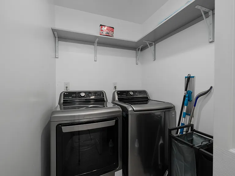 10208 S Hobart Blvd — Photo 25
