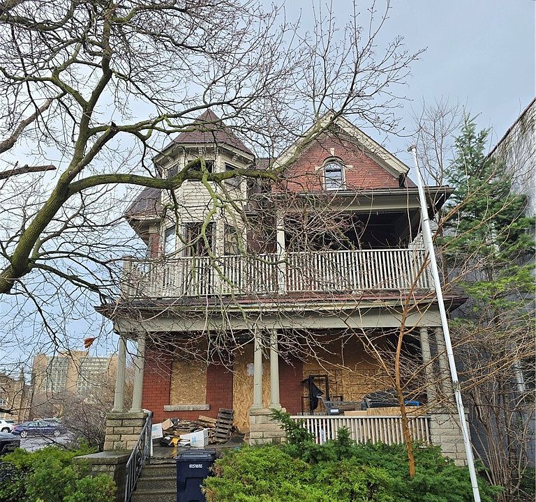1st image of 729 Main St