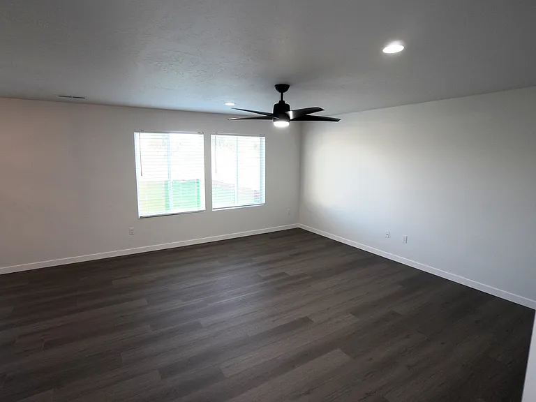 5813 W Stavros St — Photo 4