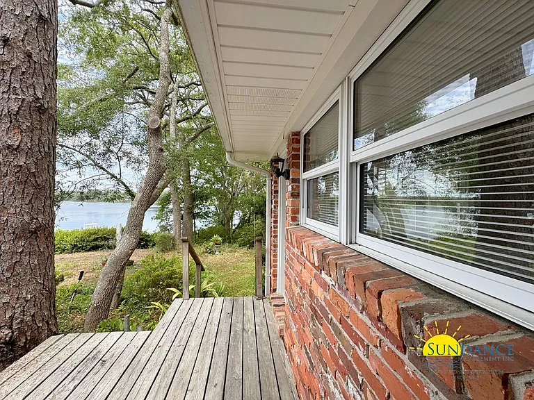 7 Longwood Dr — Photo 16