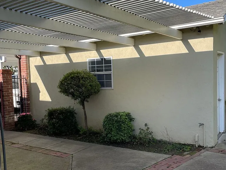 4633 V St — Photo 32