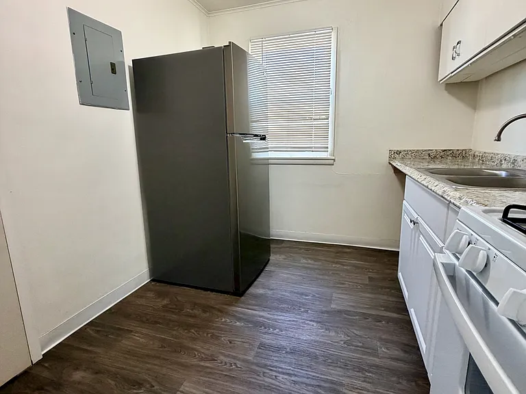 1825 6th Ave N #8 — Photo 3