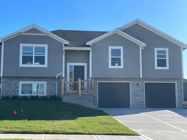703 Summer Dawn Cir, Belton, MO 64012