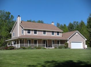 4 Meadowbrook Dr, Morrisonville, NY 12962