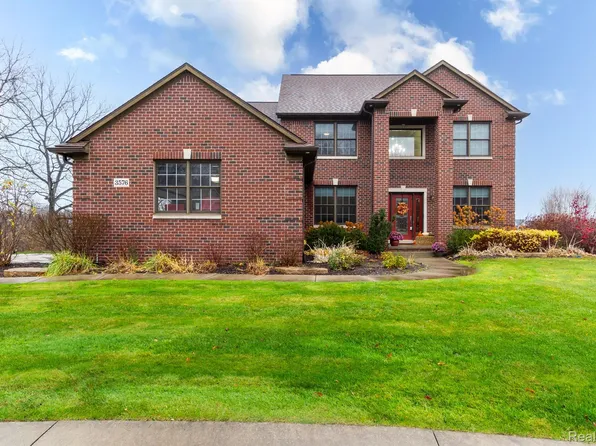 3576 Quinney Trl, Milford, MI 48381