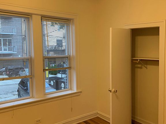 2nd image of 1934 N Fairfield Ave #2R