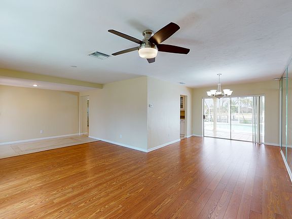 4th image of 145 SW 54th St