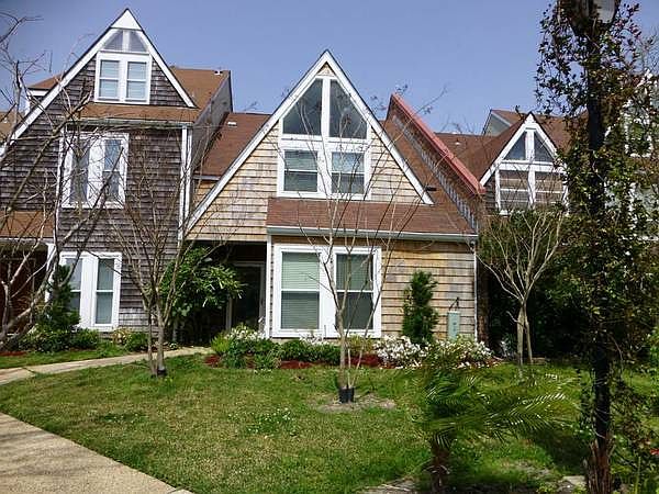 1st image of 19 Spinnaker Ln