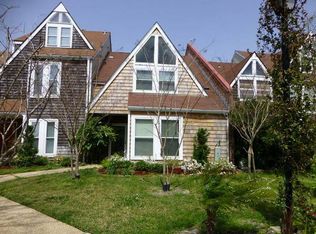 19 Spinnaker Ln, New Orleans, LA 70124