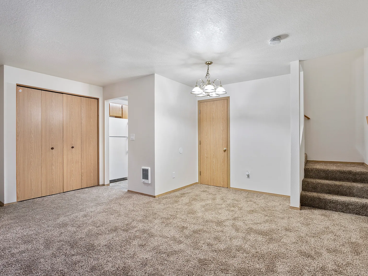 Jonathan's Place — Photo 4