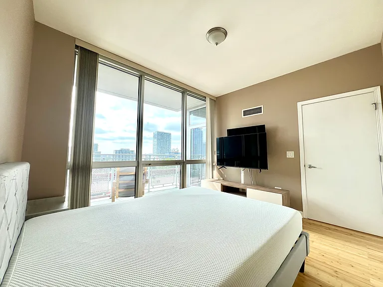 1901 S Calumet Ave #1111 — Photo 12