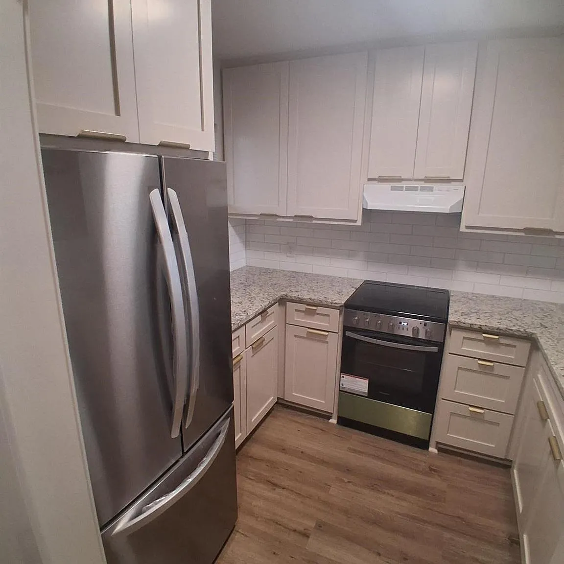 2 bed, 1.0 bath, 1100 sqft, $1,385 — Photo 2