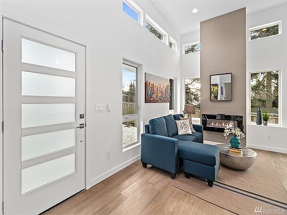 4th image of 7334B 40th Ave NE